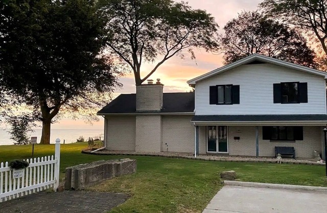 Lake views and Sunsets for Days