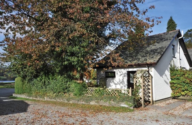 LAKEFIELD COTTAGE, pet friendly, with a garden in Hawkshead