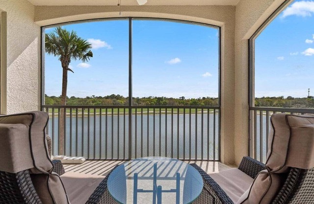 Lakefront 2 BR/2 BA condo in Lakewood National Golf Club - Pearl in the Rough