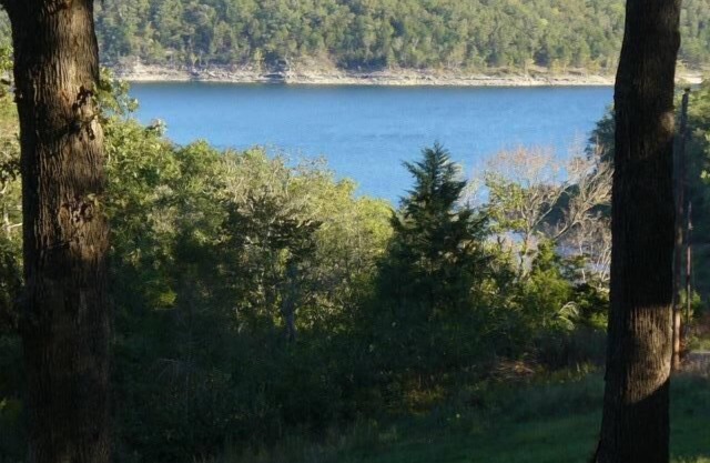 Lakefront 5 Br House - Quiet, Affordable, Spacious & Relaxing