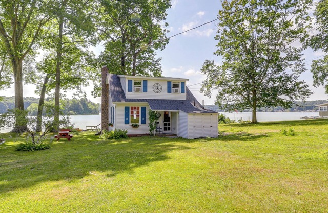 Lakefront Cottage w/Covered Porch & Dock!