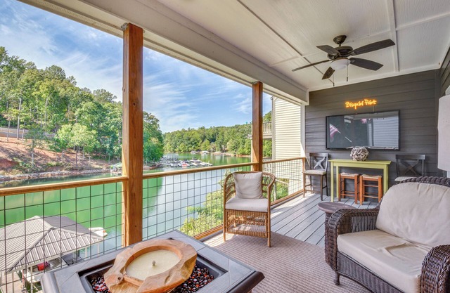 Lakefront Fun Near Clemson! Retreat w/Pool Access
