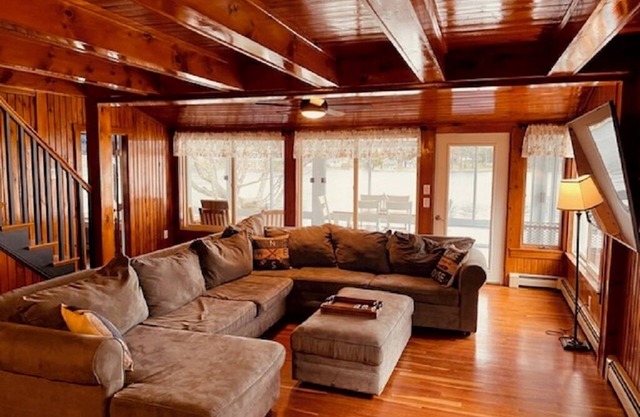 Lakefront Getaway with Hot Tub & Game Room!
