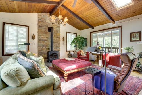 Lakefront Glen Ellen Cabin with Views Near Wineries!