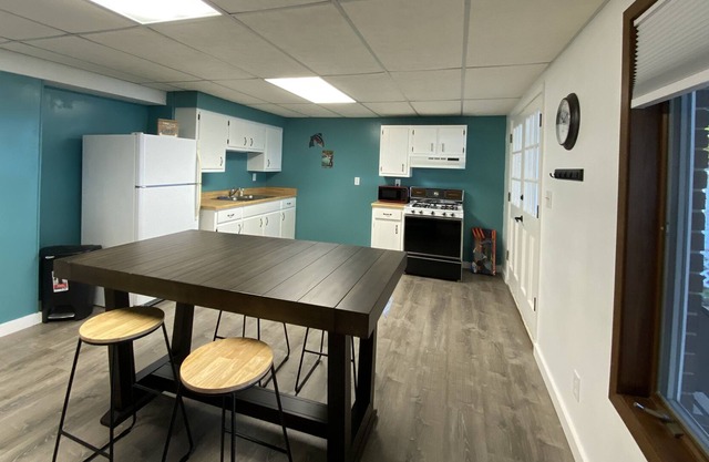 LakeFront house with great view on Crown Lake