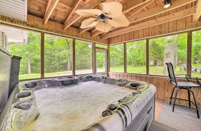 Lakefront, Jet ski, or Boat rentals and a hot tub!