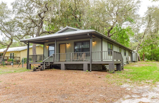 Lakefront Keystone Heights Cottage w/Private Dock