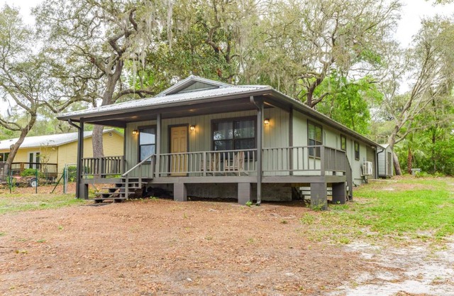 Lakefront Keystone Heights Cottage with Private Dock