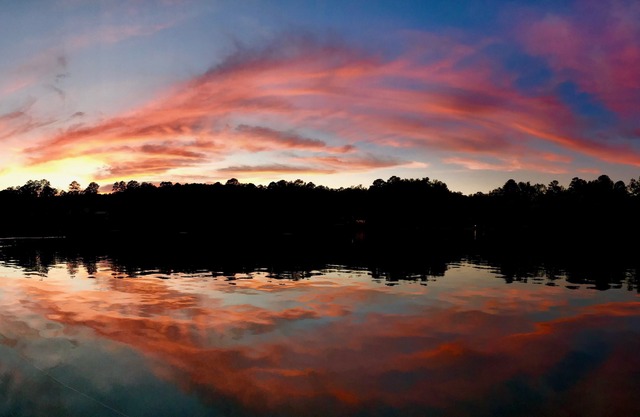 Lakefront Luxurious Spacious Amazing Views Suites Available