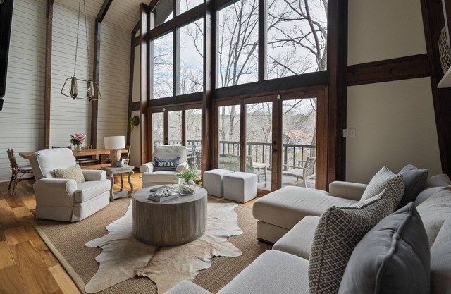 Lakefront luxury on Smith Lake - Black Oak Point