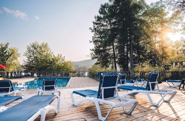 Lakefront Mountain View - 1 Bedroom Resort Suite