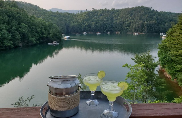 Lakefront Oasis: Dock, Hot Tub, Views, Nearby Rafting, Zipline, and More!