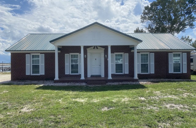Lakefront Retreat At Randolphs Landing
