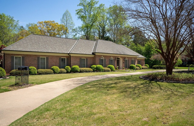 Lakefront Retreat w/Guest House