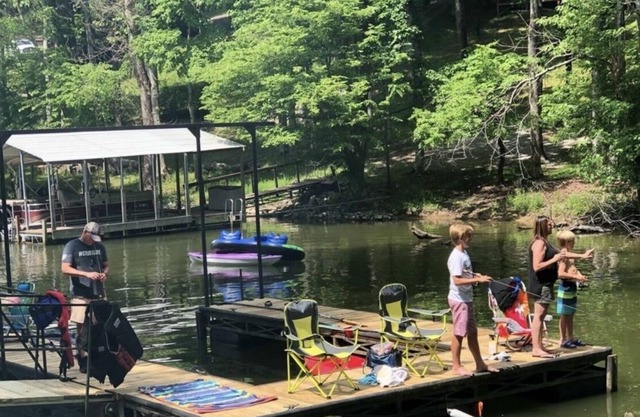 Lakefront Retreat with private dock - 🐶 DOG FRIENDLY 5 acres on Lake Barkley!