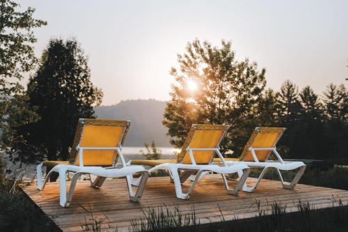 Lakefront Studio with Resort Mountain View