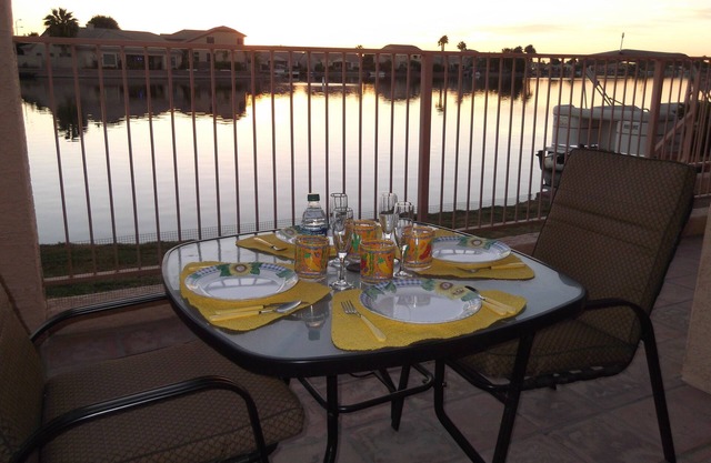 Lakefront Villa , pool & views!