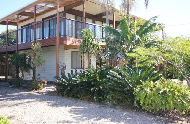 Lakehouse on Oxley - lake, ocean, playground across road
