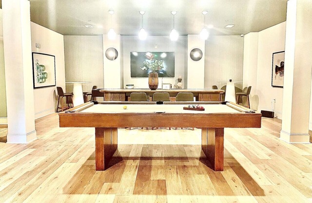 Lakeshore Elegance min from PNC