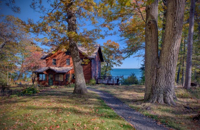 Lakeshore Retreat on Lake Superior, Bayfield