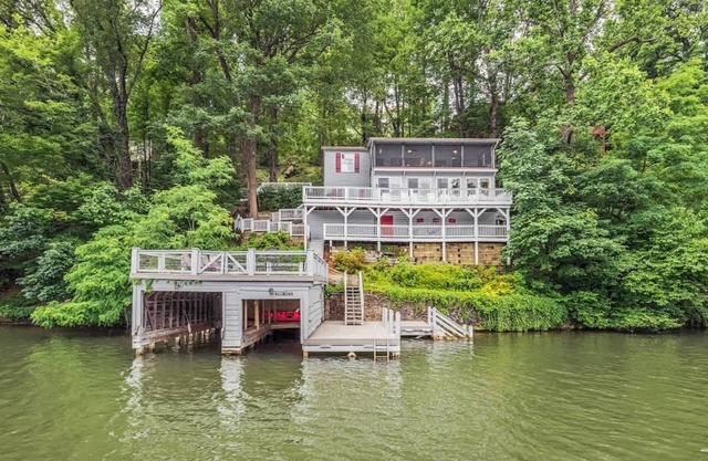 Lakeside 4BR~Mountain Views | Firepit | Game Room