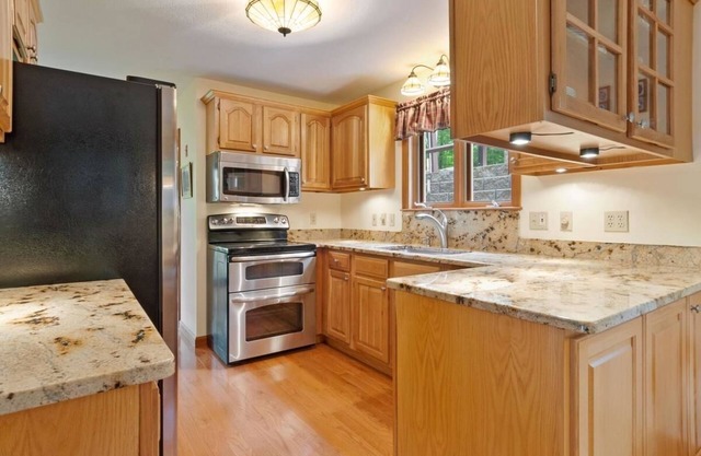 Lakeside Charm, Private Beach, Gun Stock, Locke Lake, all season memories