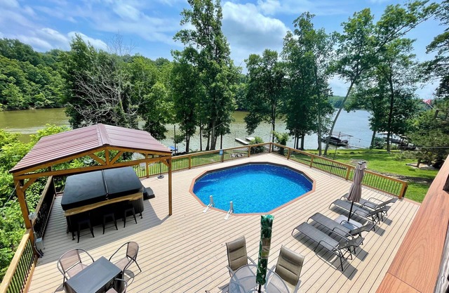 Lakeside Entertainment Lodge