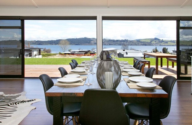 Lakeside Estate - Rainbow Point Holiday Home