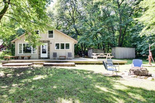 Lakeside Getaway with Dock West Battle Lake Cabin