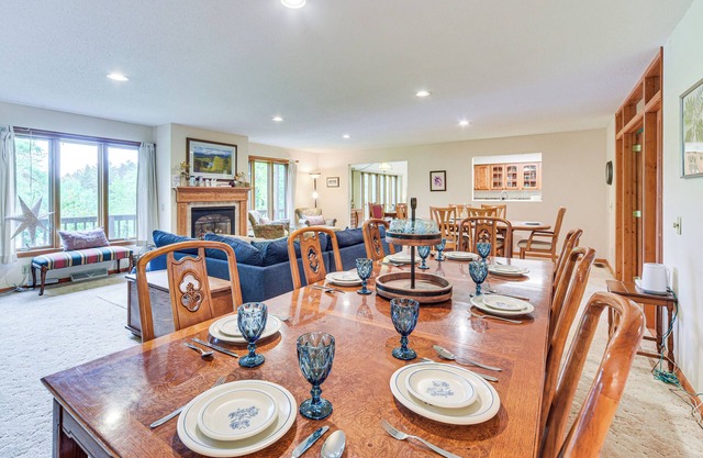 Lakeside Spooner Home w/Game Room & Views!