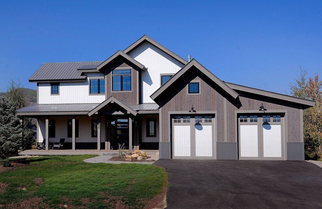 Lakeview Luxury, Brand new 4BD/3.5BA, hot tub, firepit, views!
