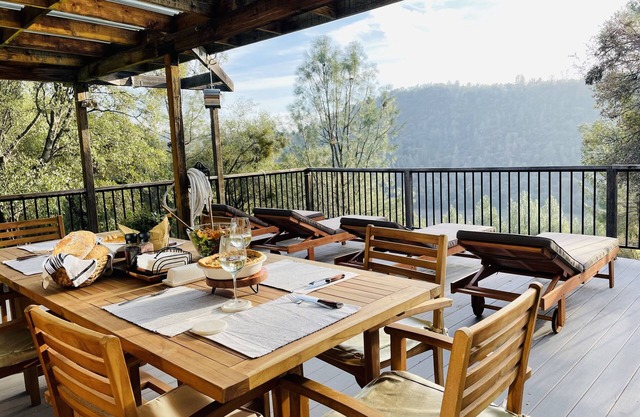 Lakeview 4 Acres-Zipline, Playfort near Waterfalls, Hiking, Fishing