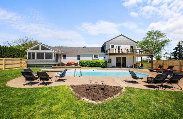 Lakeview House with private pool-sleeps 20!