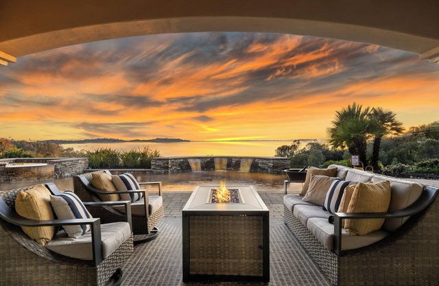 Lakeview Luxury: Pool, Spa, Fire Pit + 7BR Villa