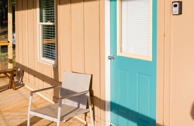 Lakeview Toucan Terrace Palm Studio