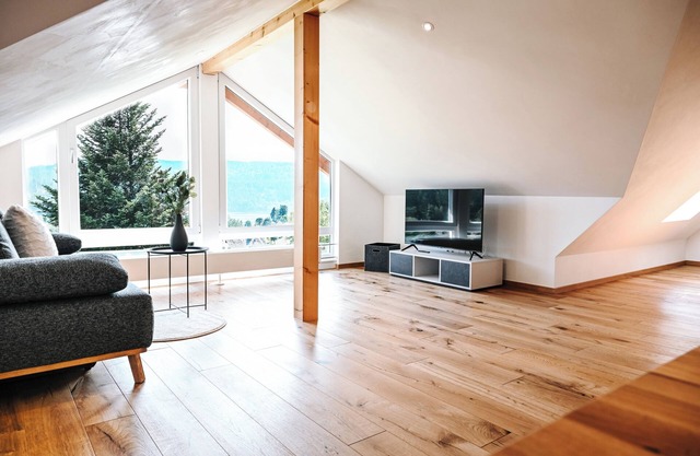 LakeviewOasis: Exclusive Schnepfhalde apartment