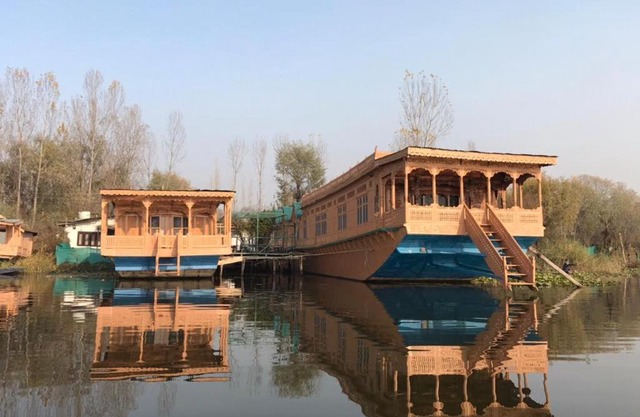 Lanachrise Group Of Deluxe Classes Houseboats