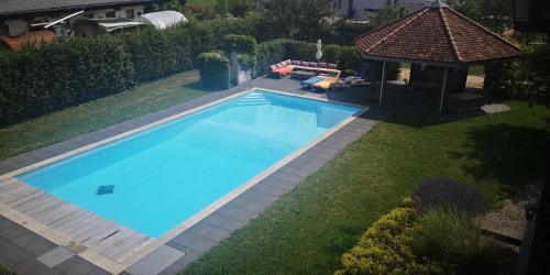 Land Luxury