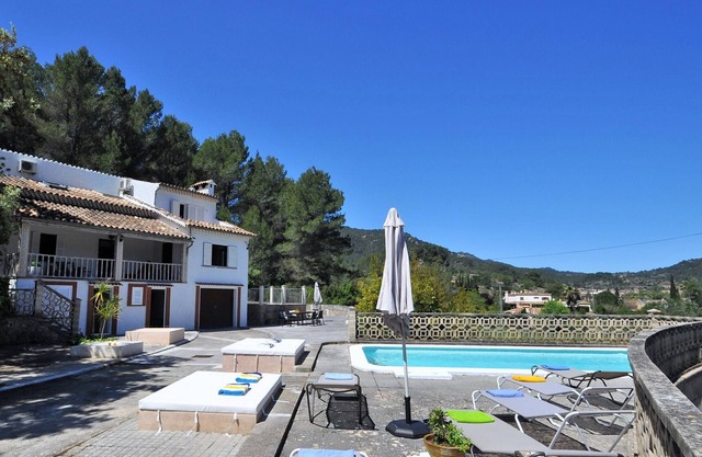 Land villa with private pool, mountain views, wlan and aircon ideal for families and couples - Free Wifi