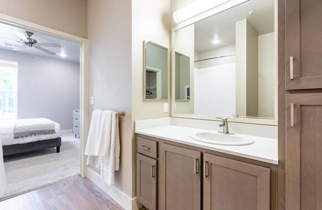 Landing at Alira Luxury Apartments - 2 Bedrooms in Natomas Crossing