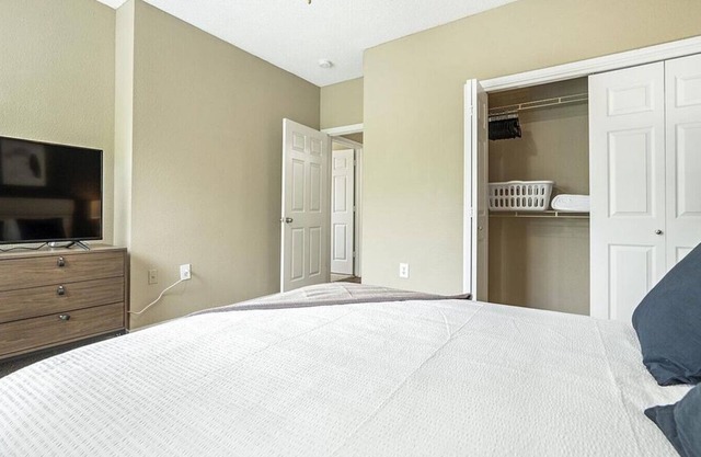 Landing at Enclave at Hartland - 3 Bedrooms in Tanbark