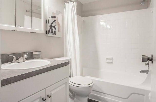 Landing at Gateway on 4th Apartments - 2 Bedrooms in Downtown St. Petersburg