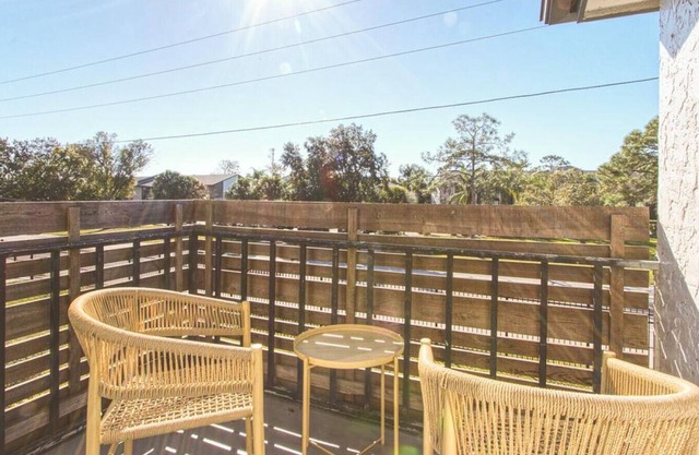 Landing at Gateway on 4th Apartments - 2 Bedrooms in Downtown St. Petersburg