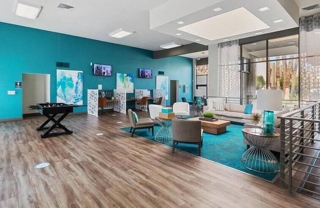 Landing at Helix Apartments - 1 Bedroom in Rancho Oakey