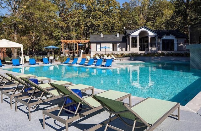 Landing at Inverness Cliffs Apartment Homes - 1 Bedroom in Downtown Meadowbrook