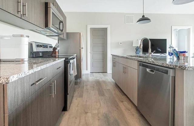 Landing at Palomar Stables - 2 Bedrooms in Downtown Lexington