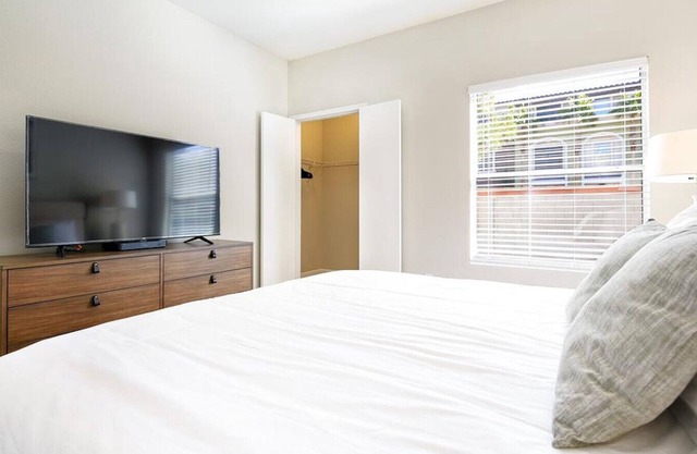 Landing at Portola on Russell - 1 Bedroom in Rhodes Ranch