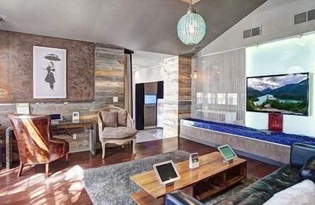 Landing at Reflections at the Lakes - 1 Bedroom in The Section Seven