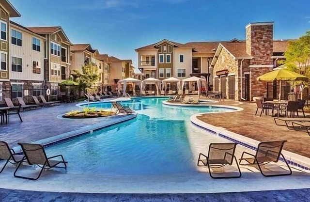 Landing at Reveal on Cumberland - 2 Bedrooms in Downtown Fishers