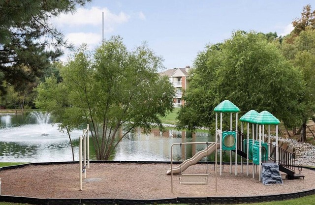 Landing at Stonebridge Crossing Apartment Homes - 3 Bedrooms in Downtown Cordova